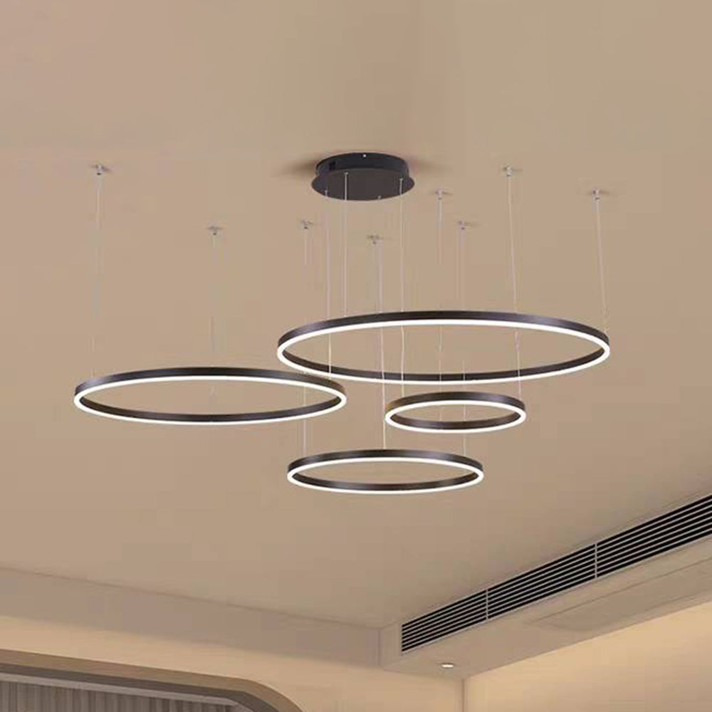 LunaGlow – Elegante Cirkelvormige Metalen Kroonluchter