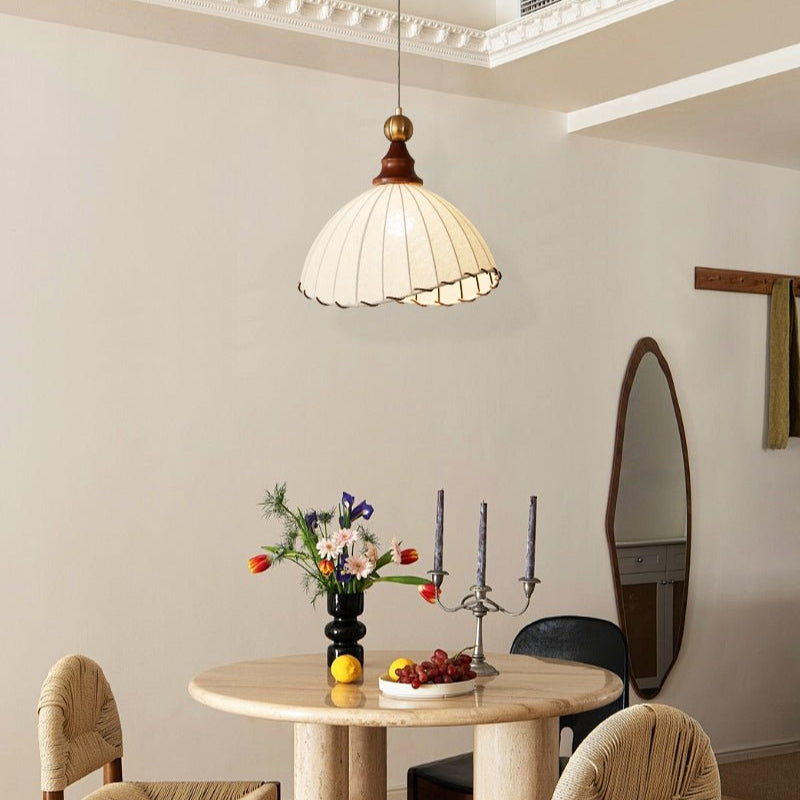 VELMARA Hanglamp – Stoffen Plissé Kap met Hout & Goudkleurig Metaal – Ø40 cm