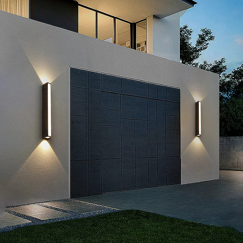 Lunor | Waterdichte IP65 Buitenlamp met lange strip LED