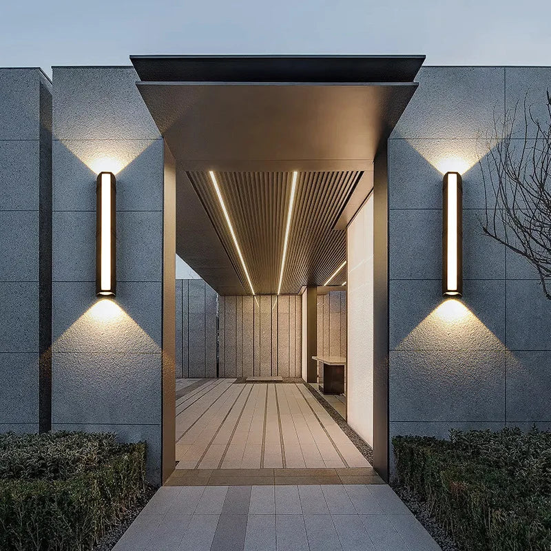 Lunor | Waterdichte IP65 Buitenlamp met lange strip LED