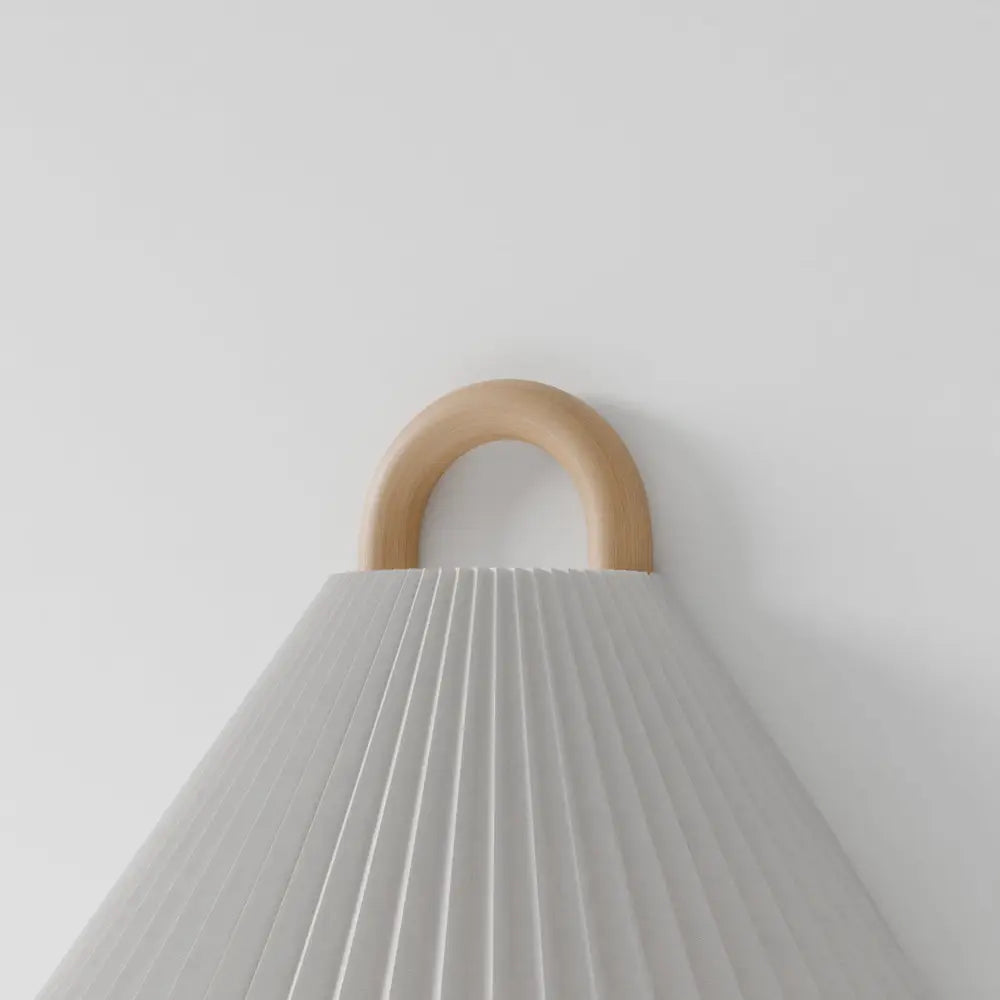 Aine – Wandlamp van Hout & Textiel – Minimalistisch Vintage Design – Warm Diffuus Licht – 34x30 cm