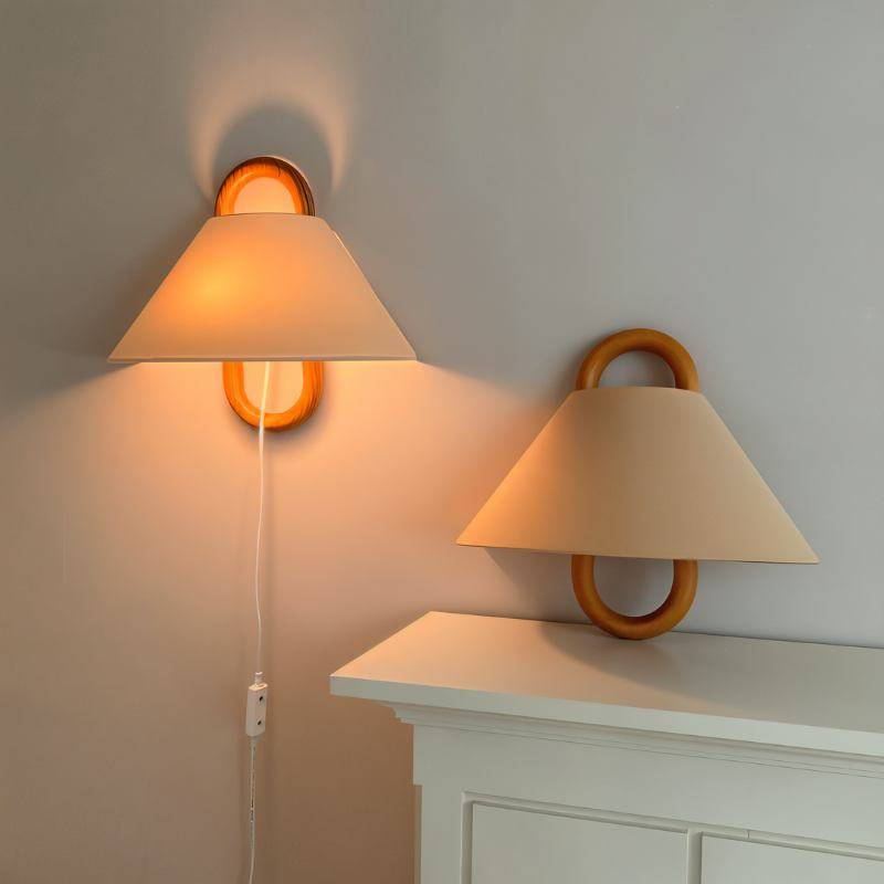Aine – Wandlamp van Hout & Textiel – Minimalistisch Vintage Design – Warm Diffuus Licht – 34x30 cm