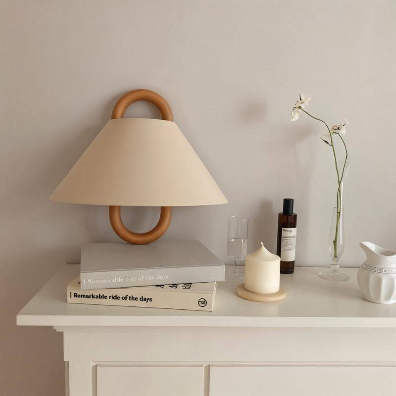 Aine – Wandlamp van Hout & Textiel – Minimalistisch Vintage Design – Warm Diffuus Licht – 34x30 cm