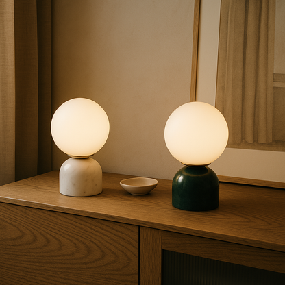 Marnor | Marmeren Tafellamp met Glazen Kap – Scandinavisch Design