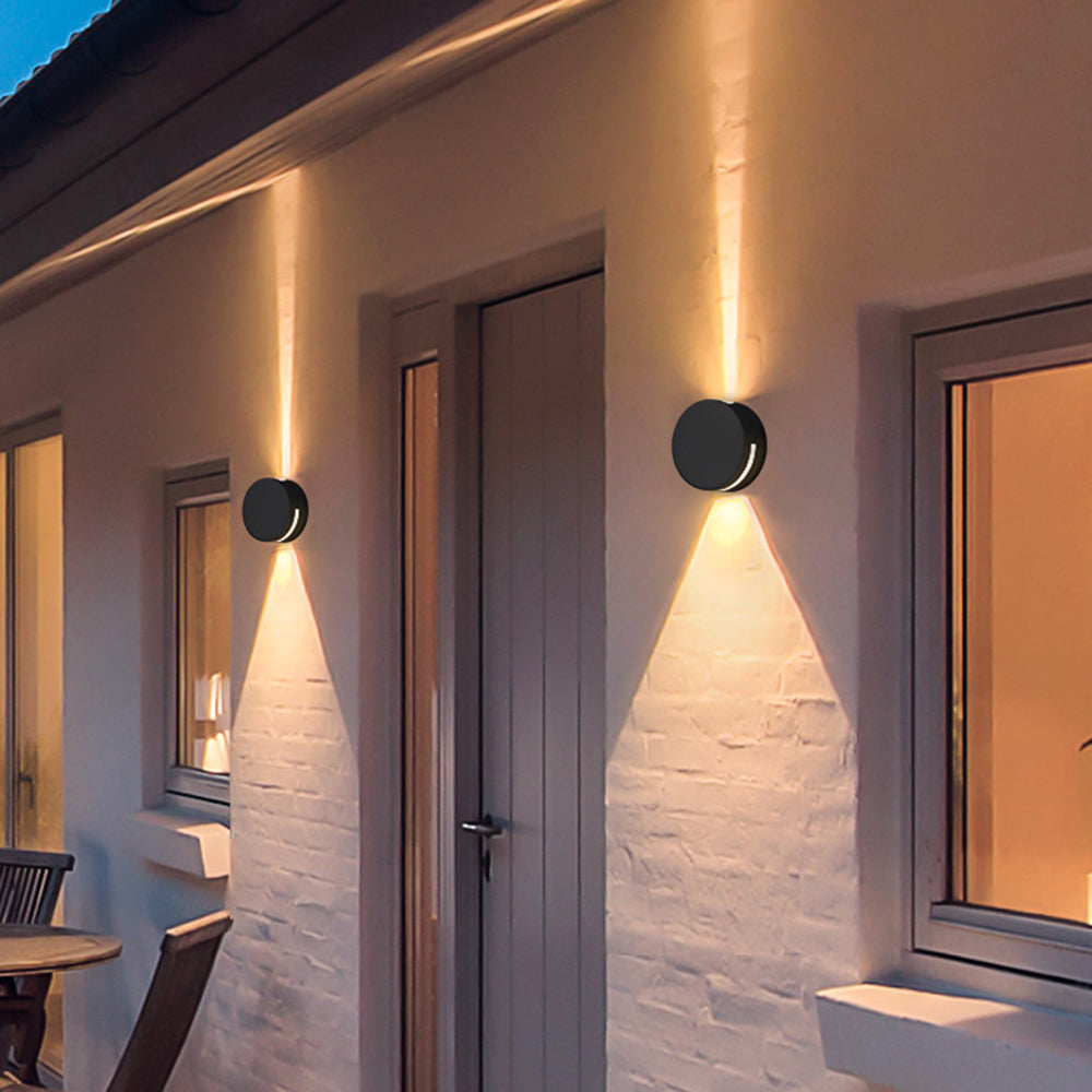 CIRVIA Buitenlamp – Ronde LED Wandlamp – IP65 – Metaal & Glas – Warm Licht