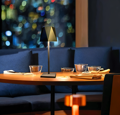 PolyNova - Draagbare Zeshoekige LED-Tafel Lamp - Waterdicht en Oplaadbaar