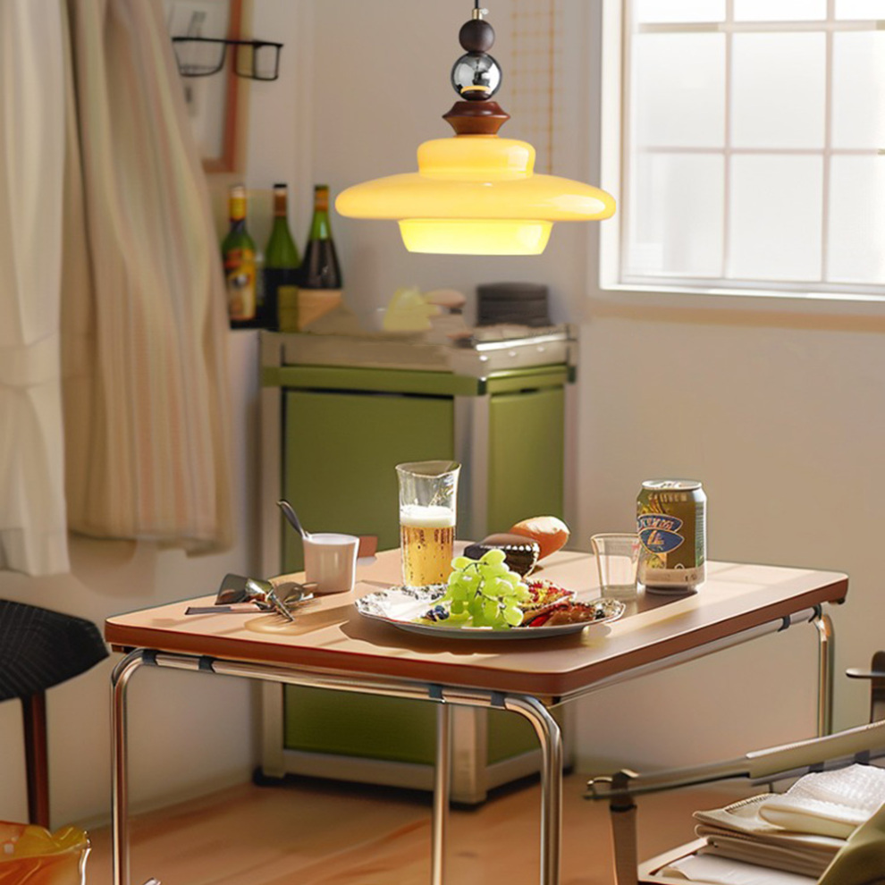CASTELLA Hanglamp – Middeleeuws Design met Beige Glazen Kap & Houten Accenten