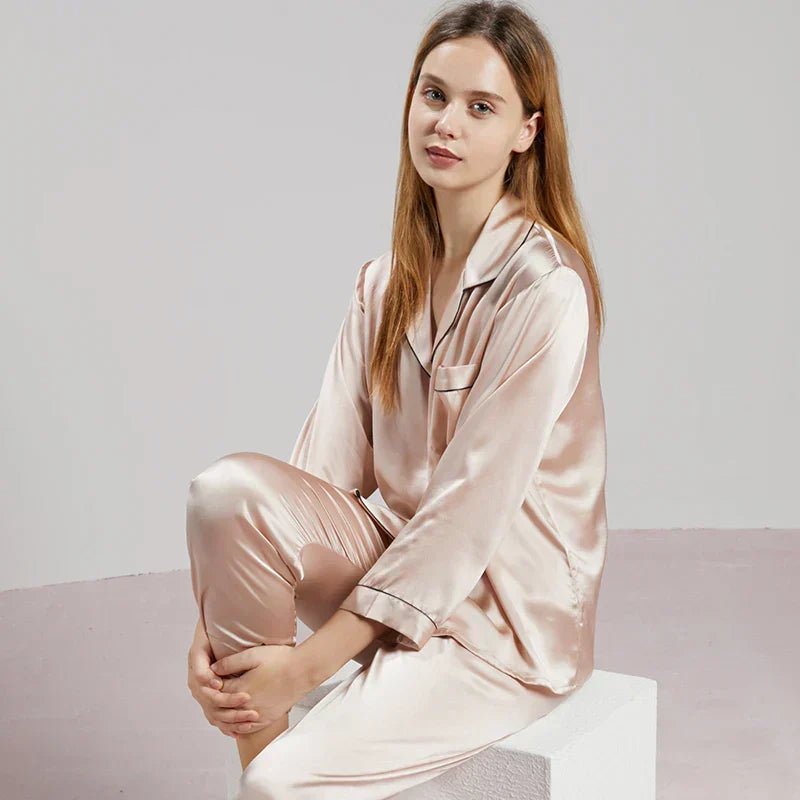 Celeste Zijden Dames Pyjama – Luxe & Comfortabele Nachtkleding