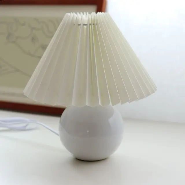 ClassicNova - Vintage Tafellamp met Geplooide Lampenkap
