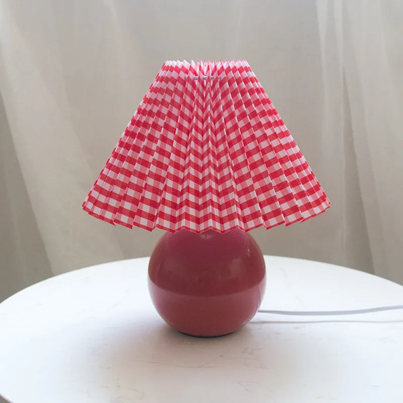 ClassicNova - Vintage Tafellamp met Geplooide Lampenkap