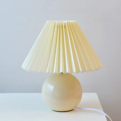 ClassicNova - Vintage Tafellamp met Geplooide Lampenkap