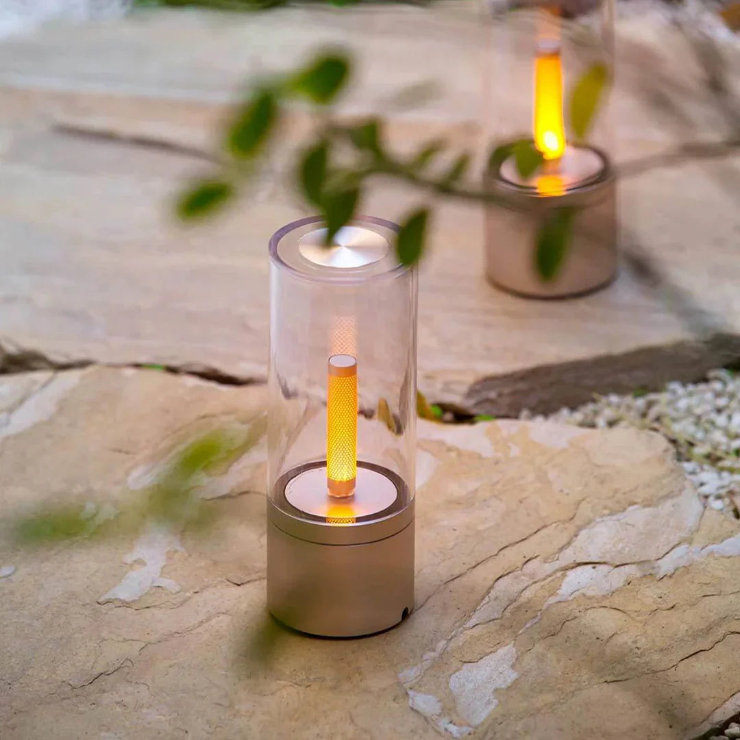 GlowLume | LED Tafellamp met Kaarslichteffect – Dimbaar & Oplaadbaar – Aluminium Design – 12u Gebruik – Binnen & Buiten