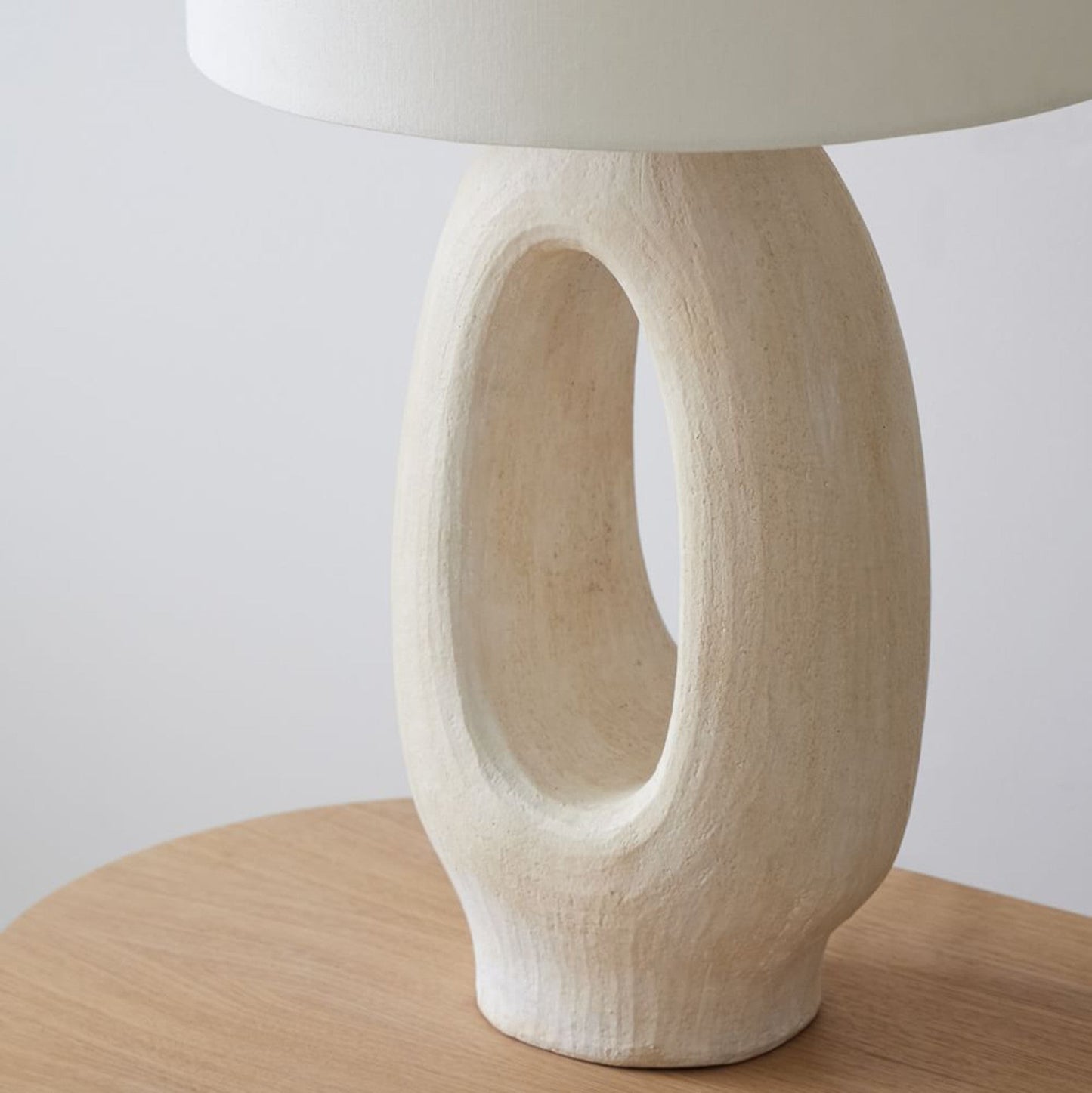 ModernGlow – Resin Tafellamp met Linnen Scherm